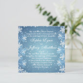 Flocons de neige blancs sur le faire-part de (Debout devant)