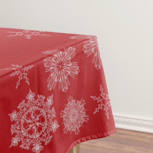 Flocons de neige sur nappe rouge (In Situ)