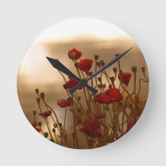 Flora fotoklok met rode papavers en zonnebloemen ronde klok