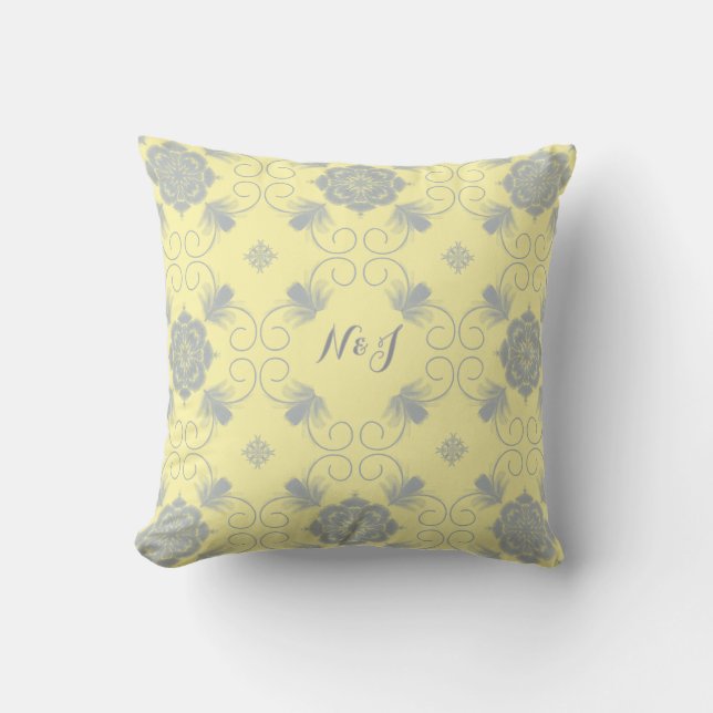 Flora Royale Decorative Throw Pillow Kussen (Voorkant)