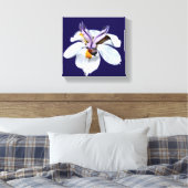 Floral African Iris Canvas Afdruk (Insitu (Slaapkamer))