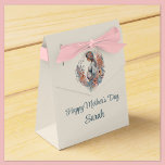 Floral Aquarelle Fête des mères Mère à être boîte<br><div class="desc">Conçue pour coordonner avec notre collection "Floral Watercolor Mother’s Day Mom to Be", cette boîte cadeau est parfaite pour donner à une mère enceinte pour la fête des mères. Le texte est totalement personnalisable. Parfait pour tout petit cadeau que vous donnez à maman attenante. Consultez notre collection entière pour obtenir...</div>