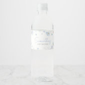 Floral Blue Spring Baby in Bloom Baby shower Waterfles Etiket (Voorkant)