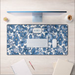 Floral Boho bleu avec nom et monogramme<br><div class="desc">Joli motif floral avec des fleurs bohèmes bleues sur arrière - plan blanc avec étiquette personnalisé pour votre nom/monogramme.</div>