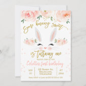 Floral bunny 1e verjaardag uitnodiging (Voorkant)