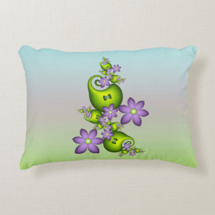 Floral Fantasy Lila Flowers Green Shapes Fractal Accent Kussen