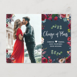 Floral foto van de Burgundy Navy Postponed Wedding Aankondigingskaart