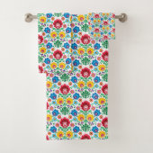 Floral Heart Folk Art Pattern Bad Handdoek (Insitu)
