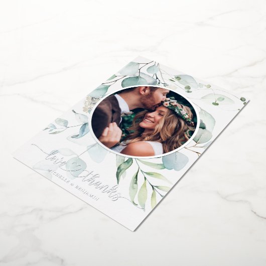 Floral Modern Elegant Weddenschap Foto Folie Uitnodiging (Gedraaid)