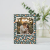 Floral Photo Frame Engagement Party Invitation  (Debout devant)
