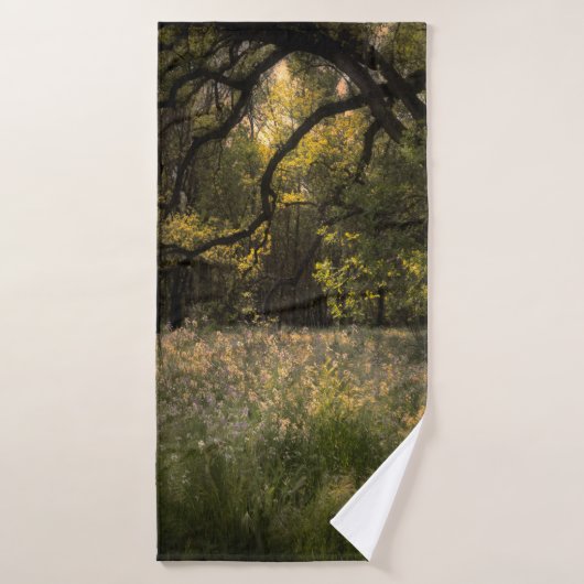 Floral Romantique Rustique Enchantée Fleurs Forest (Serviette de bain)