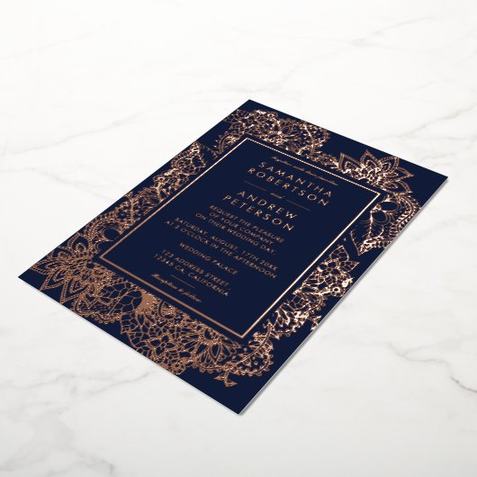Floral roos goudmarineblauwe bruiloft folie uitnodiging (Gedraaid)