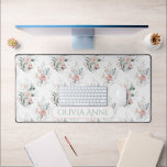 Floral rose personnalisé<br><div class="desc">Tapis de bureau vert rose & sauge féminin avec cadre rose autour d'une police chic pour ajouter votre nom. 100% satisfaction client chaque jour à Zazzle.</div>