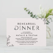 Floral Typography Rehearsal Dinner Kaart (Staand voorkant)