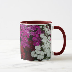 Floral van witte, roze en rode dianthus mok