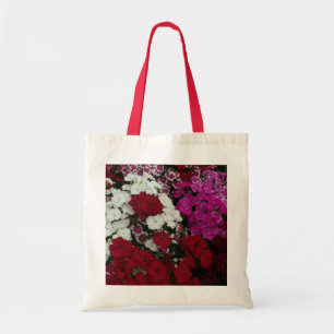 Floral van witte, roze en rode dianthus tote bag