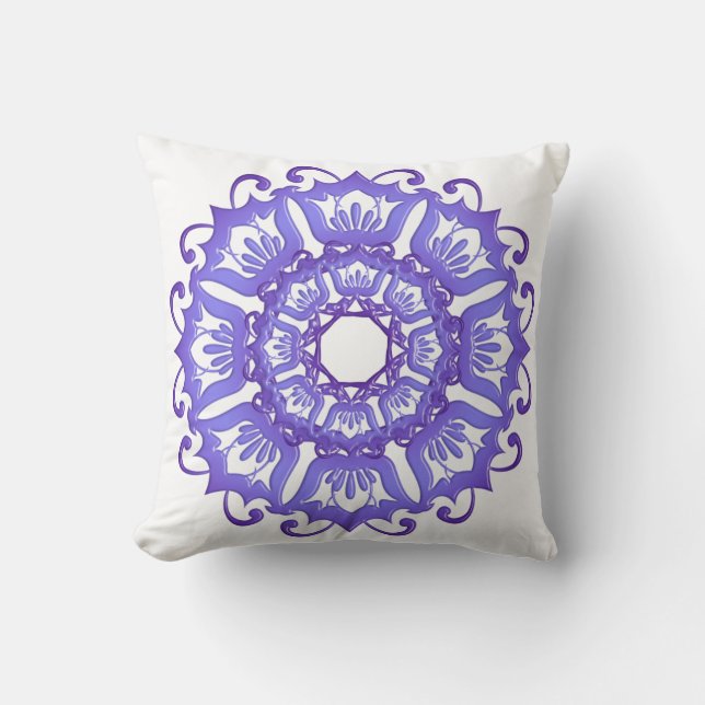 Floral violet mandala. kussen (Voorkant)