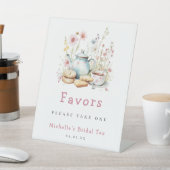 Floral Vrijgezellenfeest Tea Party Favoriet Reclamebord Met Voetstuk (Insitu)