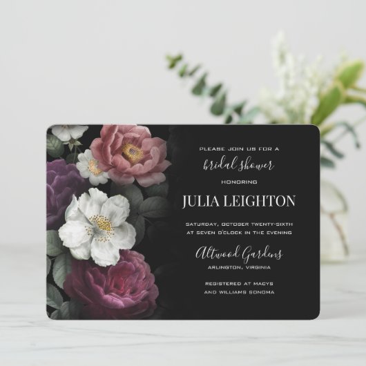 Flore foncée Moderne Douche nuptiale Invitation (Debout devant)