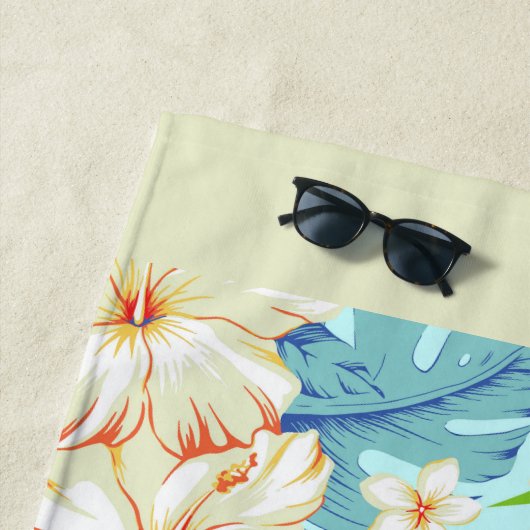 Flore tropicale avec une serviette de plage à la b (En situation)