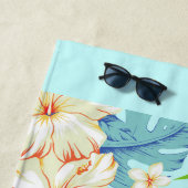 Flore tropicale avec une serviette de plage à la f (En situation)