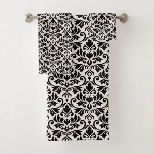 Flourish Damask Pattern Black on Cream (En situation)