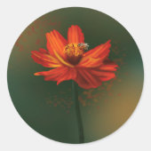 Flower with bee ronde sticker (Voorkant)