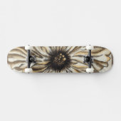 Flowerhead Fresco op Tan Background Skateboard (Horizontaal)