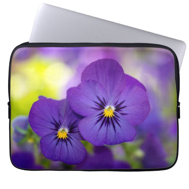 Flowers | Purple Pansie Laptop Sleeve (Voorkant)