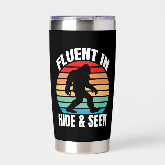 Fluent in Hide and Seek Funny Bigfoot Geïsoleerde Drinkbeker (Voorkant)