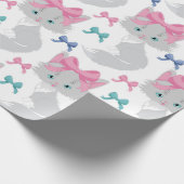 Fluffe kerstkat met roze boog cadeaupapier (Hoek)