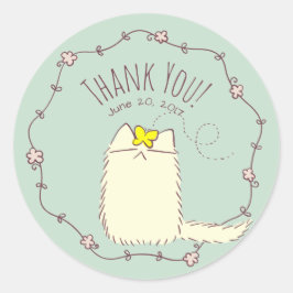 Fluffy Cat and Yellow Butterfly Aangepaste tekst Ronde Sticker