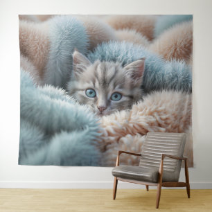 Fluffy Katje in een Zachte Deken Wandkleed