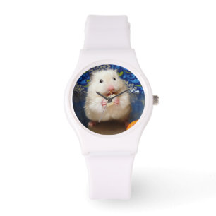 Fluffy syrische hamster Kokolinka die een zaadje e Horloge