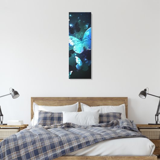 Fluttering Night Butterfly Canvas Afdruk (Insitu (Slaapkamer))