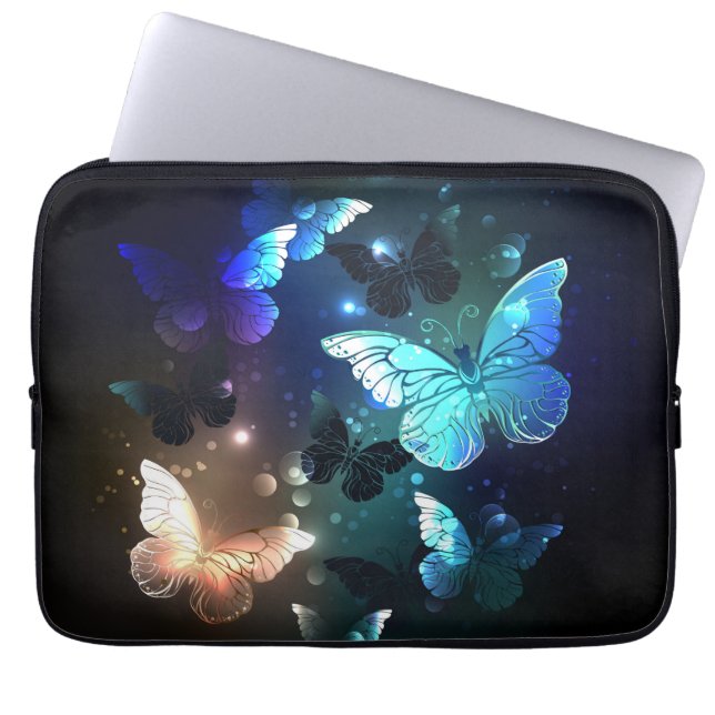 Fluttering Night Butterfly Laptop Sleeve (Voorkant)