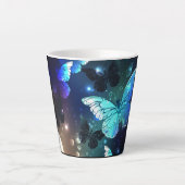 Fluttering Night Butterfly Latte Mok (Voorkant)