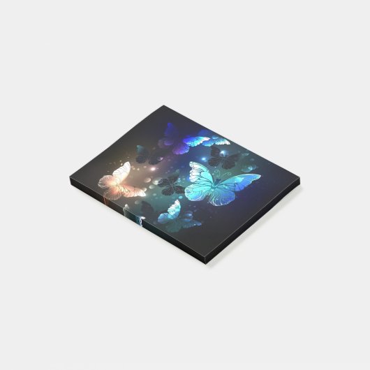 Fluttering Night Butterfly Post-it® Notes (Schuin)