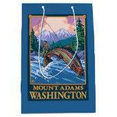Fly Fishing Scene - Mount Adams, Washington Medium Cadeauzakje (Voorkant)