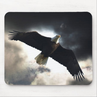 Flying Bald Eagle & Storm Clouds Foto Muismat