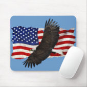 Flying Bald Eagle & US Flag Tapis de souris patrio (Avec souris)