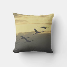 Flying birds Throw Pillow Kussen
