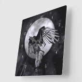 Flying Raven of Crow and Moon Gothic Vierkante Klok (Hoek)