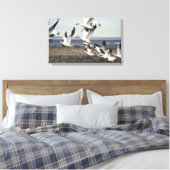 Flying Snow Geese Canvas Afdruk (Insitu (Slaapkamer))