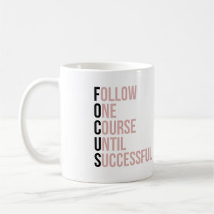 Focus motivatie zakelijke prijsaanduiding roze typ koffiemok