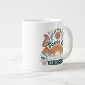 Focus op Kindness Groovy Graphic Extra Grote Beker (Voorkant rechts)