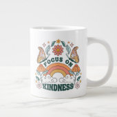 Focus op Kindness Groovy Graphic Extra Grote Beker (Rechts)