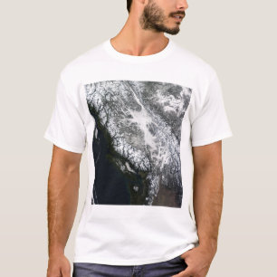 Fog en sneeuw in British Columbia T-shirt