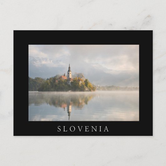Foggy Bled Lake sunrise black briefkaart (Voorkant)