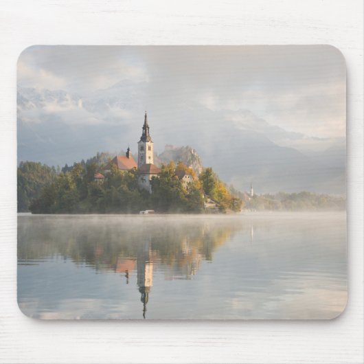 Foggy Bled Lake sunrise mousepad Muismat (Voorkant)